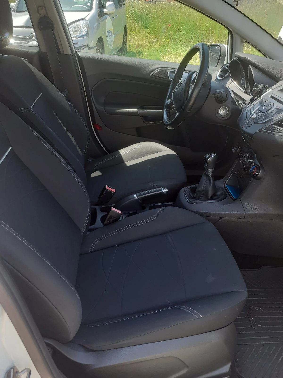 Ford Fiesta 1.2, снимка 9 - Автомобили и джипове - 54701452