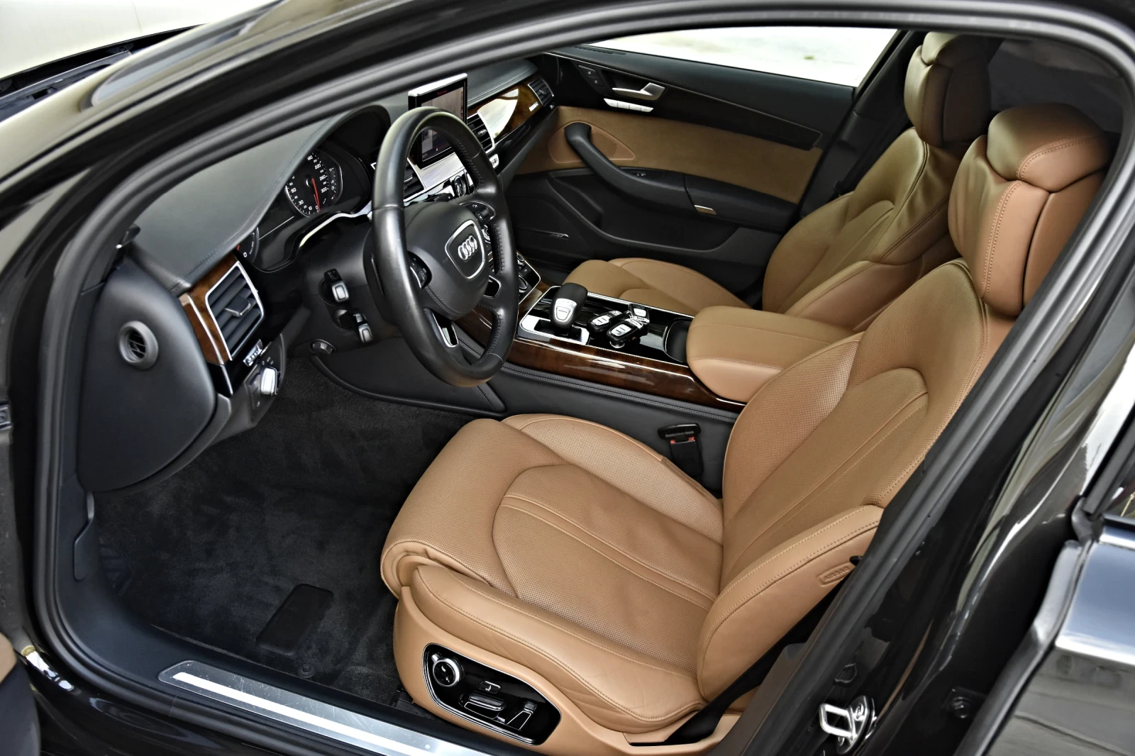 Audi A8 3.0 TDI SPORT PAKET 360 MATRIX TV FULL MAX, снимка 8 - Автомобили и джипове - 54858383