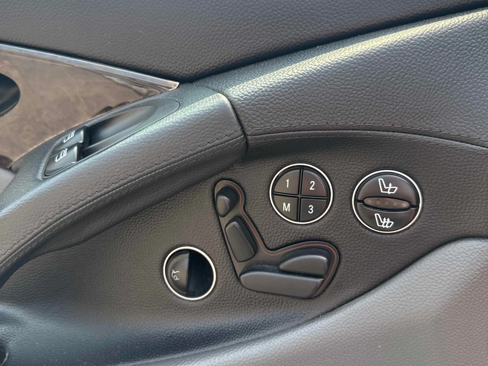 Mercedes-Benz SL 500 * 5.0L * CARFAX * CarPlay* КЛИП, снимка 16 - Автомобили и джипове - 55932715