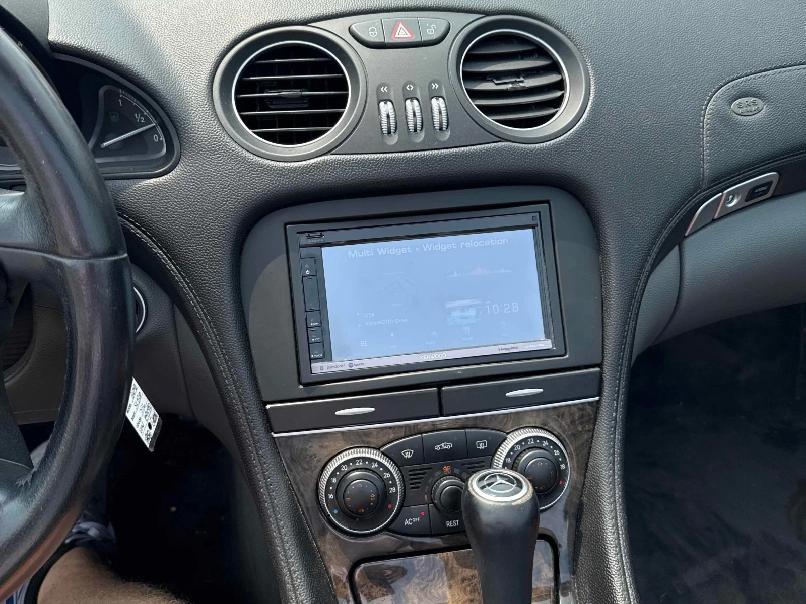 Mercedes-Benz SL 500 * 5.0L * CARFAX * CarPlay* КЛИП, снимка 9 - Автомобили и джипове - 55932715