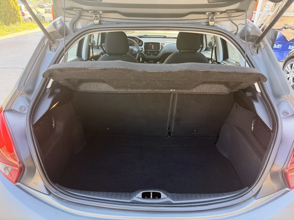 Peugeot 208 46000km!!!, снимка 11 - Автомобили и джипове - 56127287