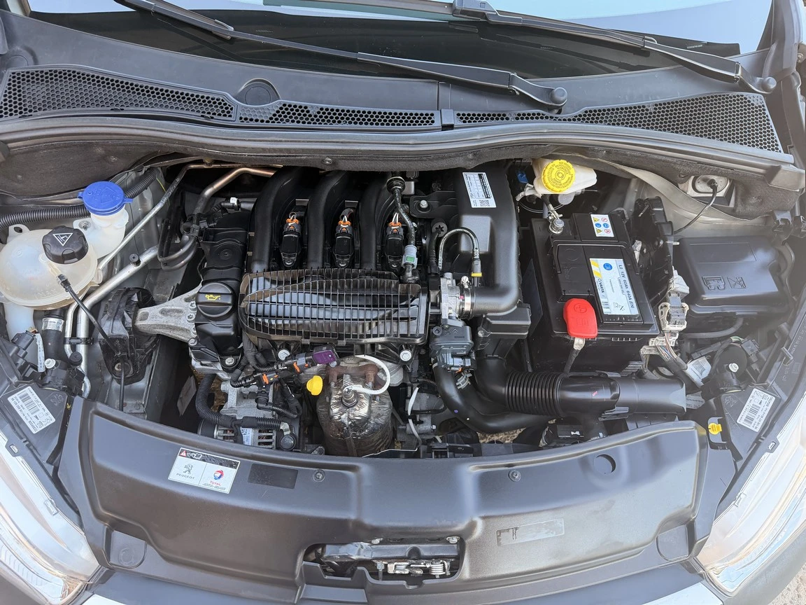 Peugeot 208 46000km!!!, снимка 13 - Автомобили и джипове - 56127287