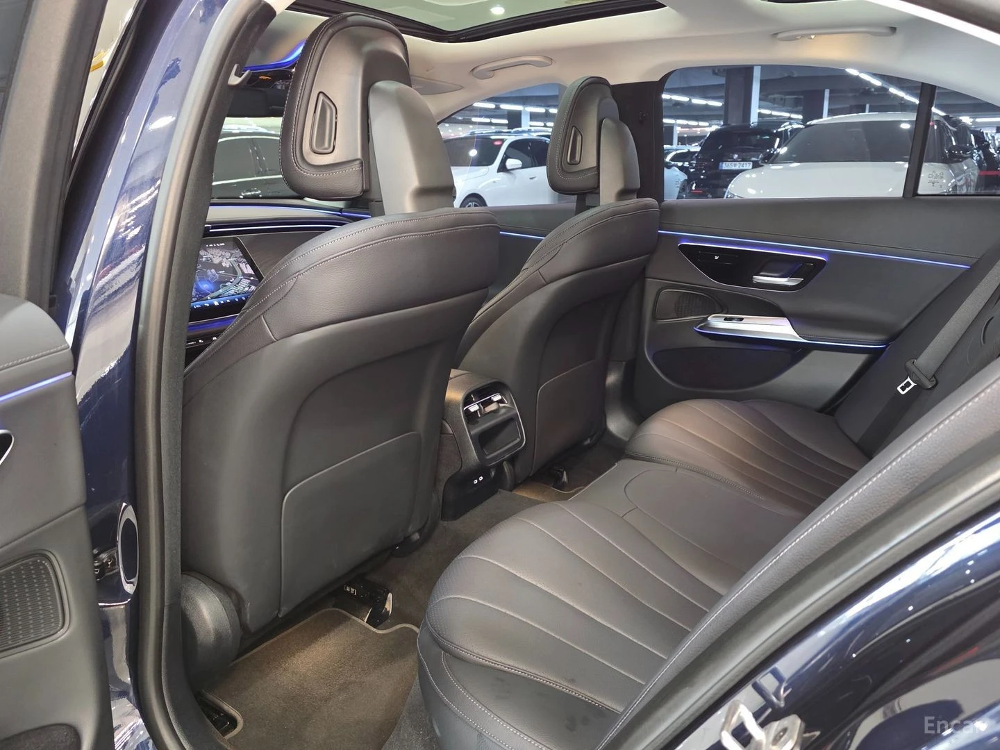 Mercedes-Benz E 200 Burmester* Digital Light, снимка 10 - Автомобили и джипове - 56233200