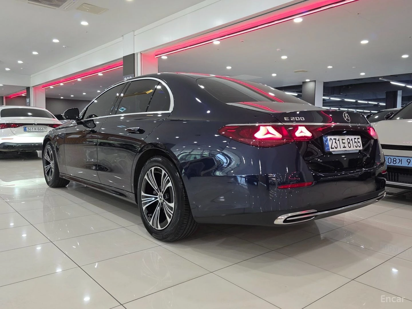 Mercedes-Benz E 200 Burmester* Digital Light, снимка 2 - Автомобили и джипове - 56233200