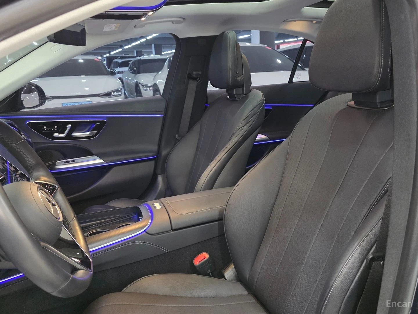 Mercedes-Benz E 200 Burmester* Digital Light, снимка 8 - Автомобили и джипове - 56233200