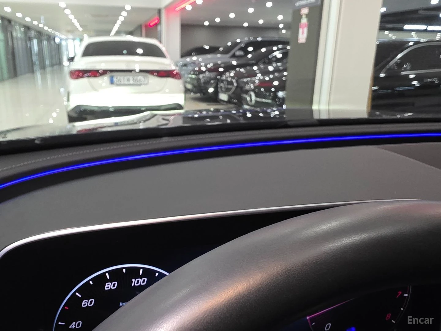 Mercedes-Benz E 200 Burmester* Digital Light, снимка 14 - Автомобили и джипове - 56233200