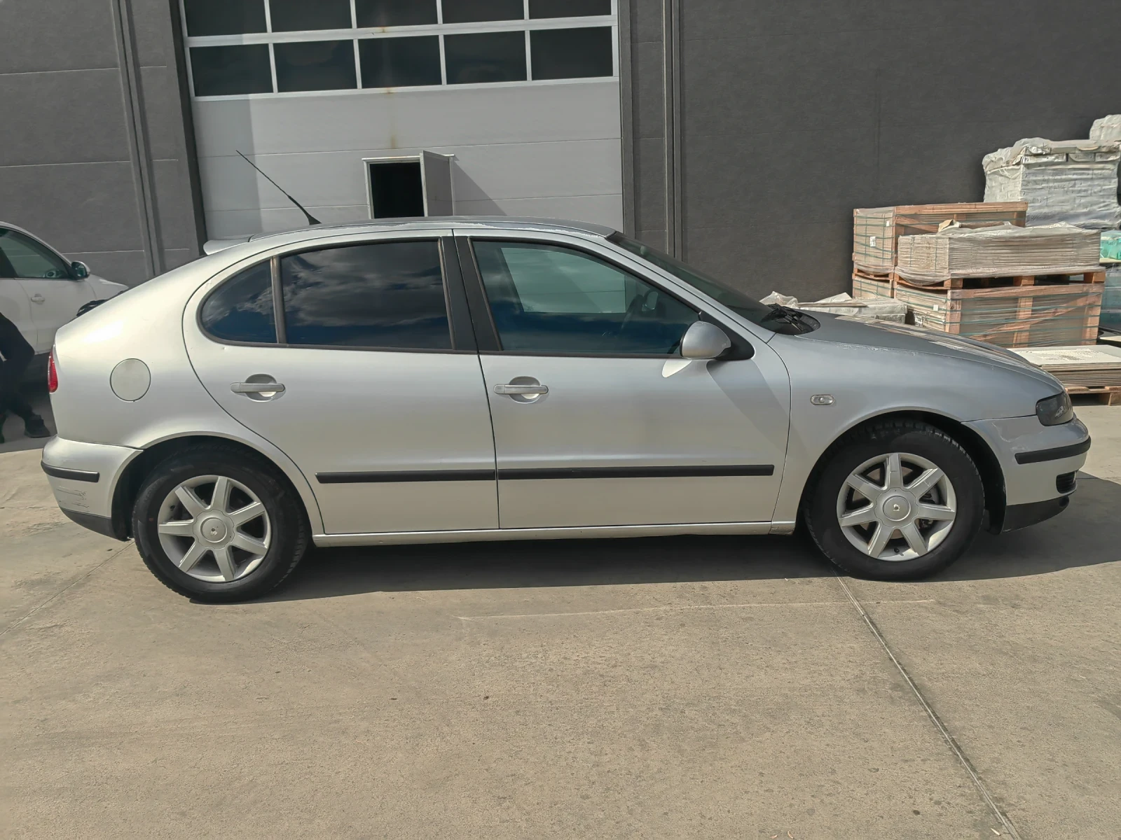 Seat Leon, снимка 2 - Автомобили и джипове - 56290137