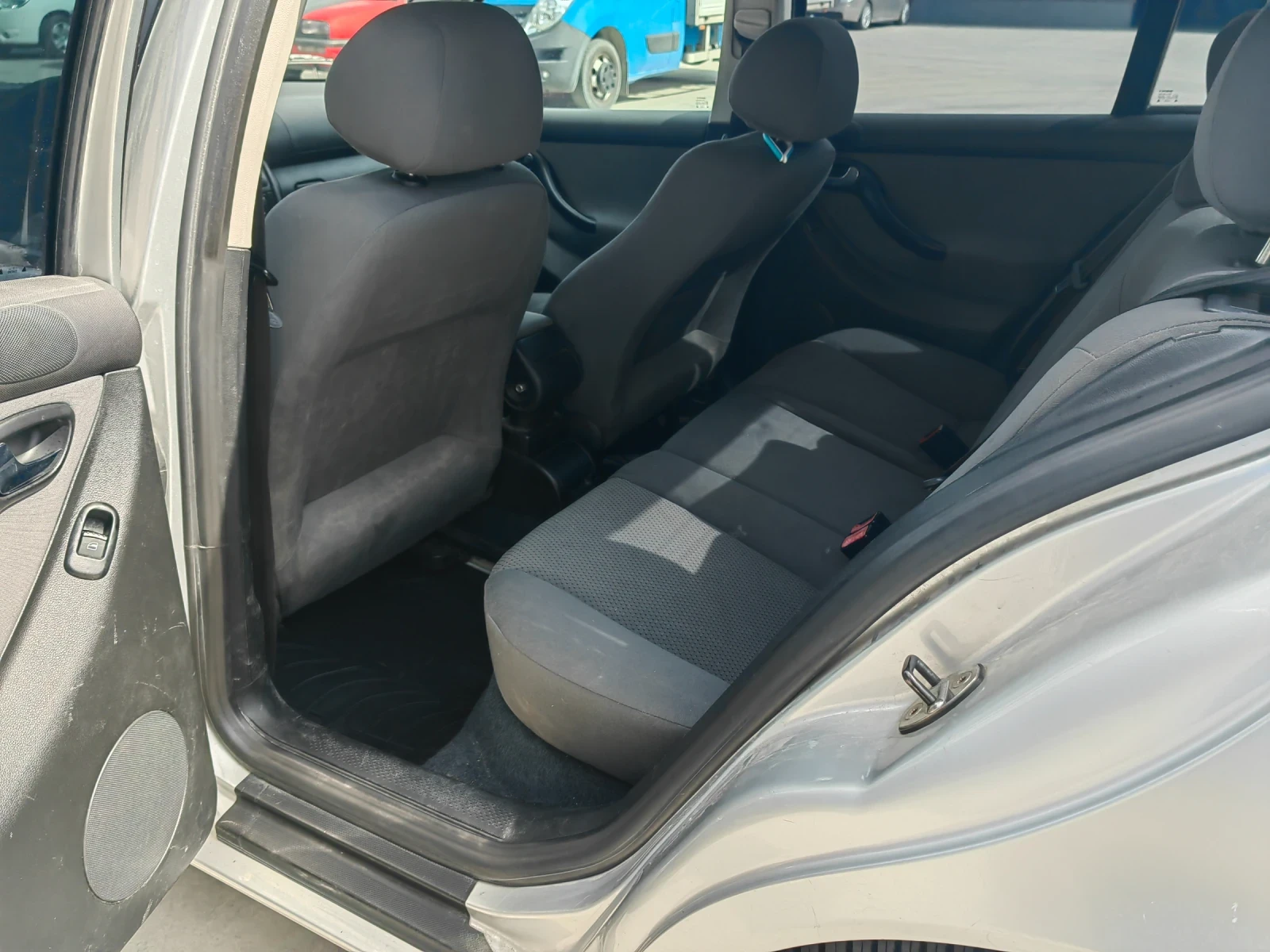 Seat Leon, снимка 10 - Автомобили и джипове - 56290137