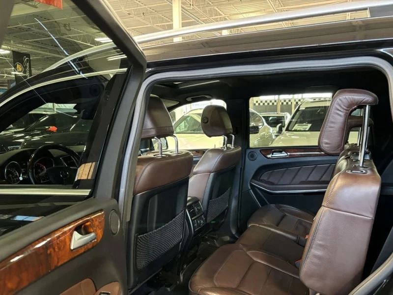 Mercedes-Benz GL 350 ДИЗЕЛ* DISTRONIC* LANEASSIST* 360* HARMAN* PANO* F, снимка 8 - Автомобили и джипове - 52317718