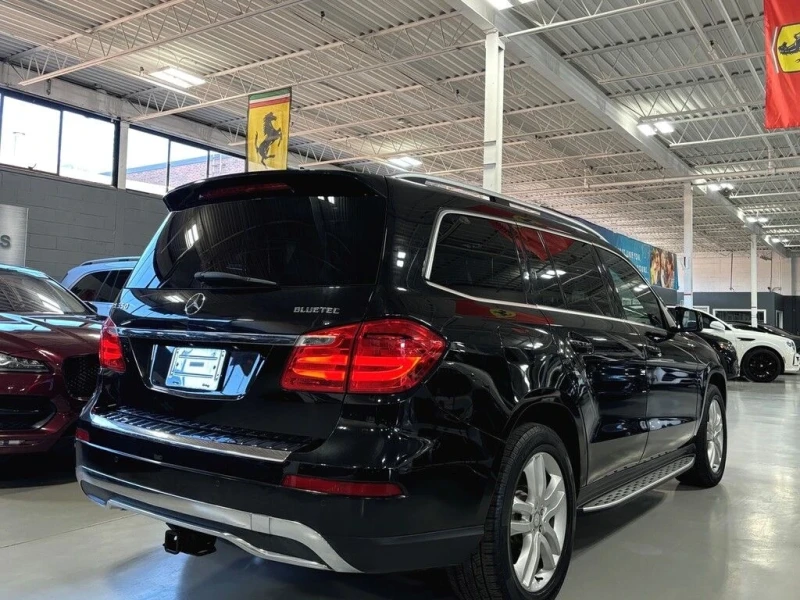 Mercedes-Benz GL 350 ДИЗЕЛ* DISTRONIC* LANEASSIST* 360* HARMAN* PANO* F, снимка 3 - Автомобили и джипове - 52317718