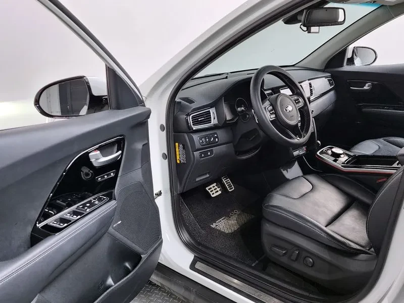 Kia Niro Ev Noblesse, снимка 10 - Автомобили и джипове - 55926070
