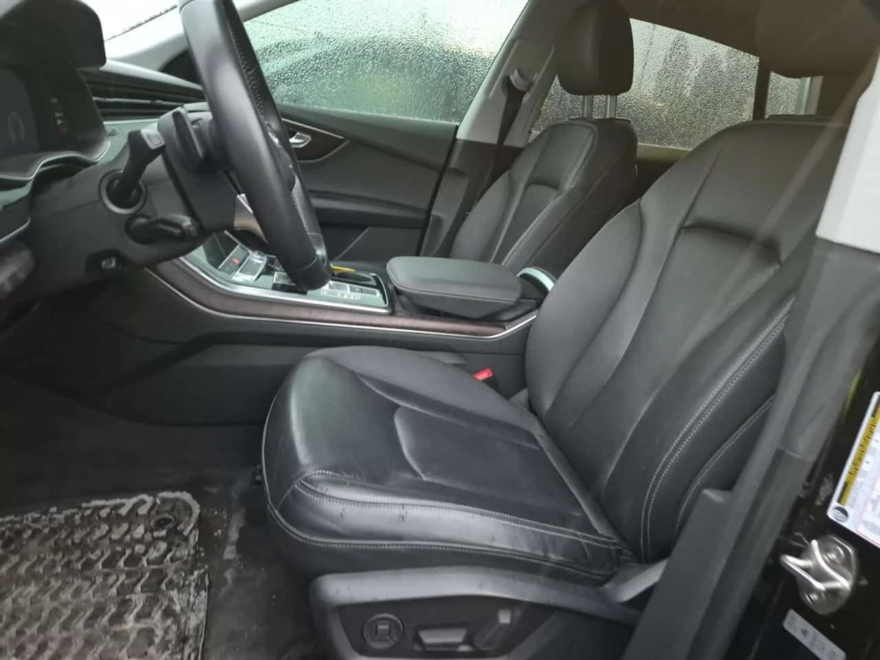 Audi Q8 * PROGRESSIV * ДИСТРОНИК * PANO * DIGITAL * ОБДУХВ, снимка 5 - Автомобили и джипове - 54612110