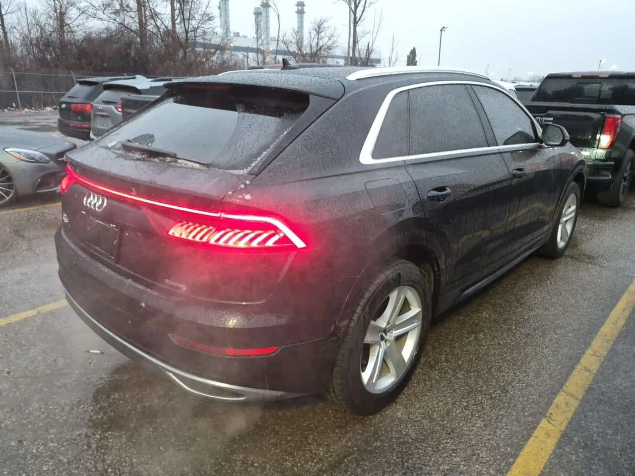 Audi Q8 * PROGRESSIV * ДИСТРОНИК * PANO * DIGITAL * ОБДУХВ, снимка 3 - Автомобили и джипове - 54612110