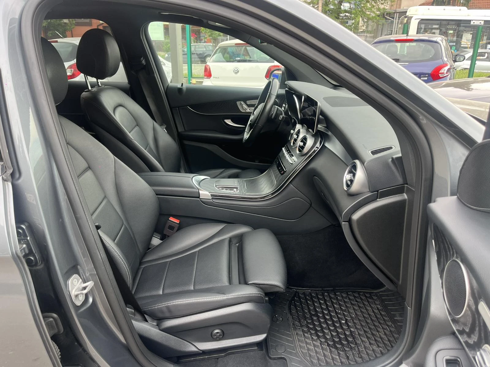 Mercedes-Benz GLC 300 2.0 BENZ, снимка 15 - Автомобили и джипове - 54869810