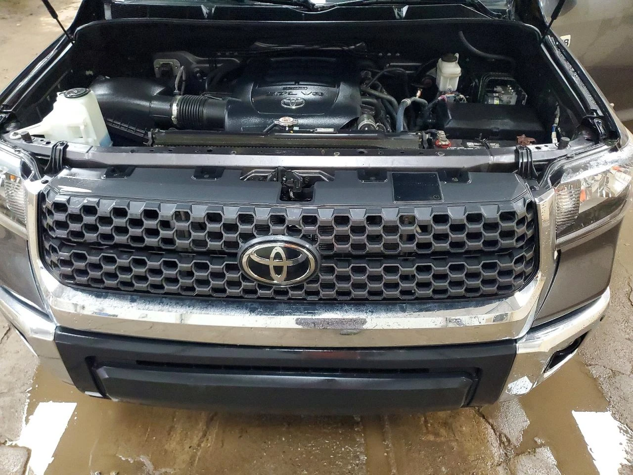 Toyota Tundra 5.7l Sr5, снимка 11 - Автомобили и джипове - 54883871