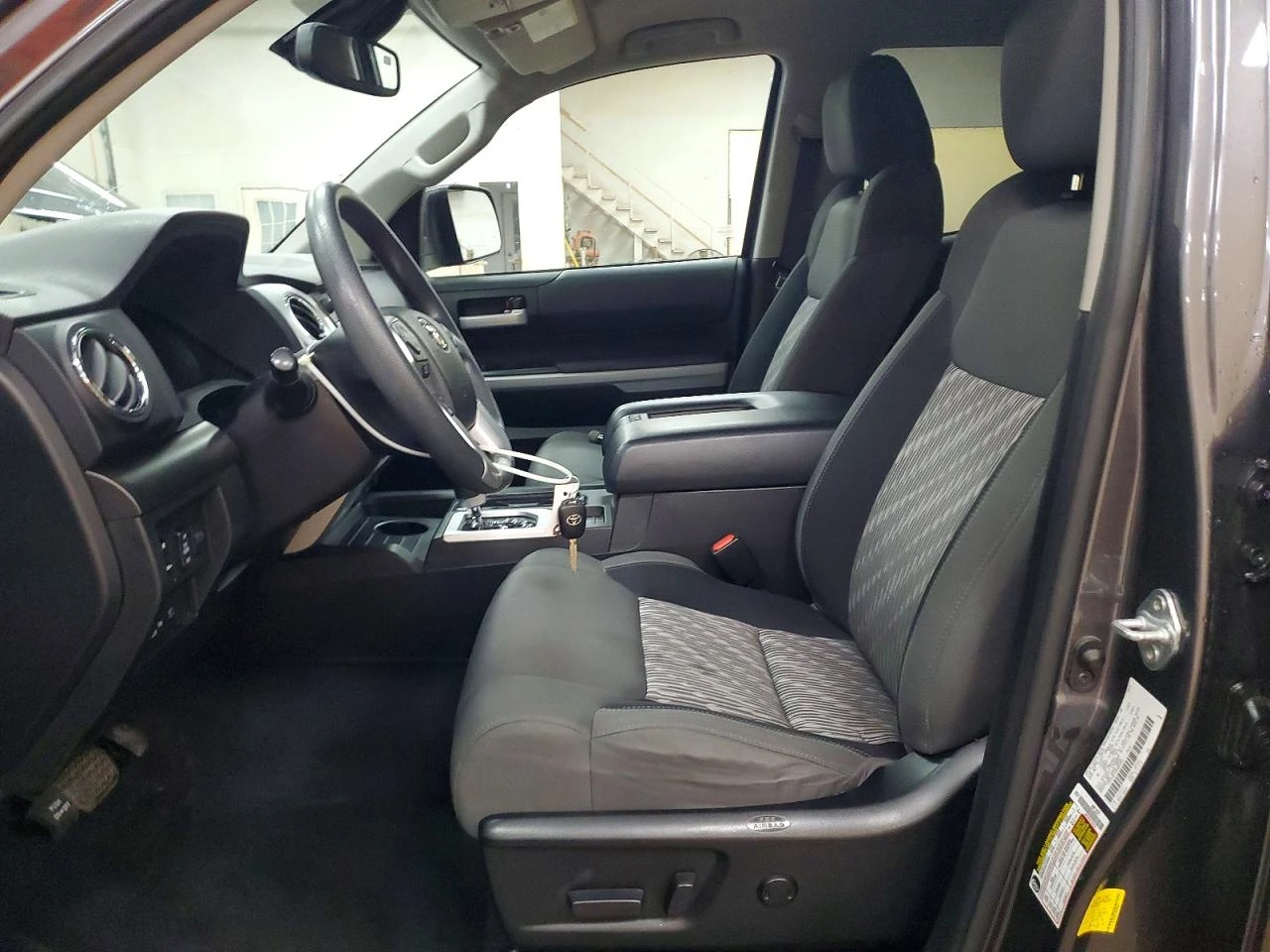 Toyota Tundra 5.7l Sr5, снимка 7 - Автомобили и джипове - 54883871
