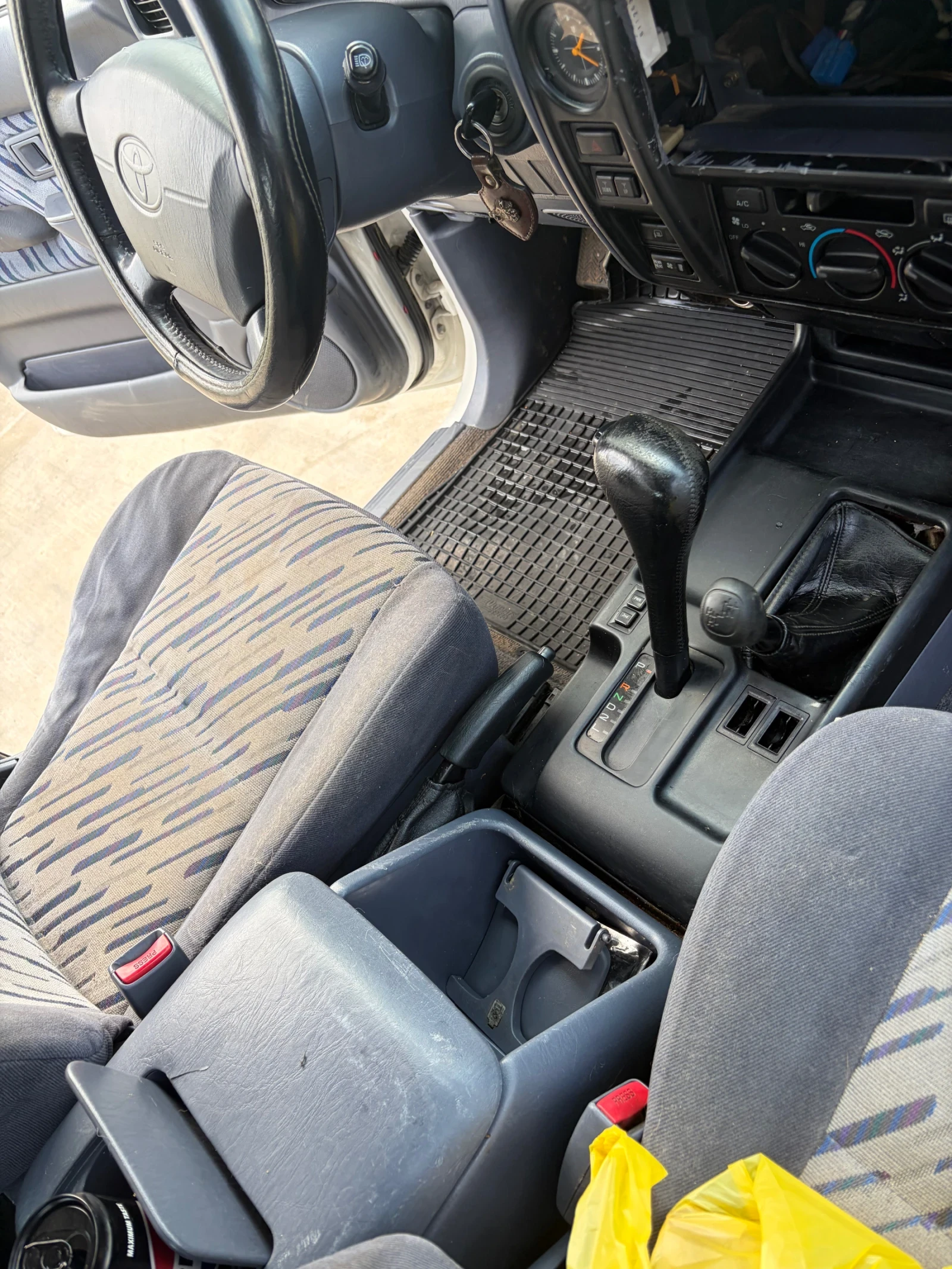 Toyota Land cruiser, снимка 8 - Автомобили и джипове - 56150501