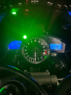 Yamaha YZF-R1 | Mobile.bg    8