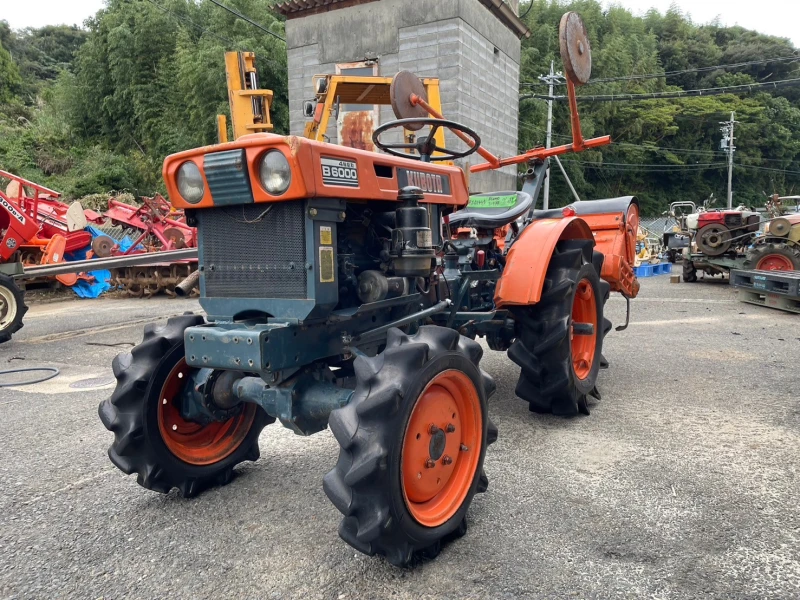 Трактор Kubota B6000DT, снимка 2 - Селскостопанска техника - 49491228