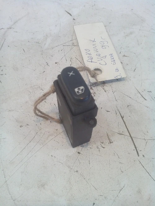 Копче задни ел.стъкла Рено Сценик