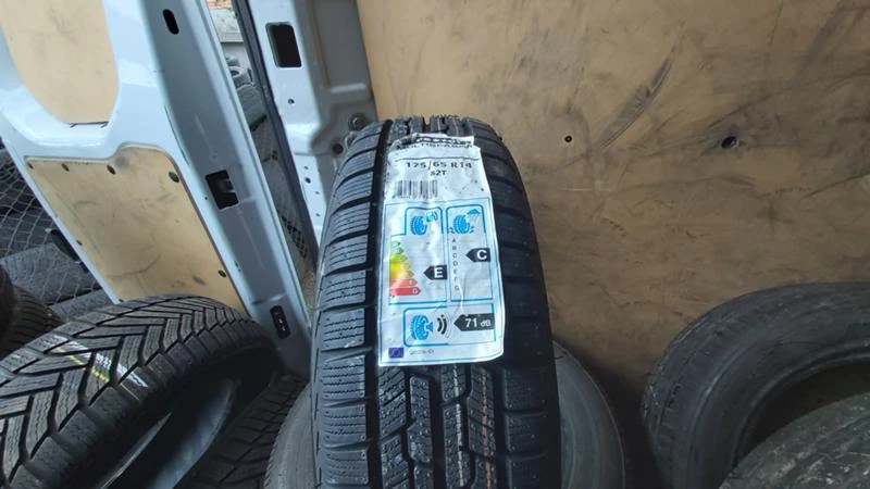 Гуми Зимни 175/65R14, снимка 1 - Гуми и джанти - 28489871