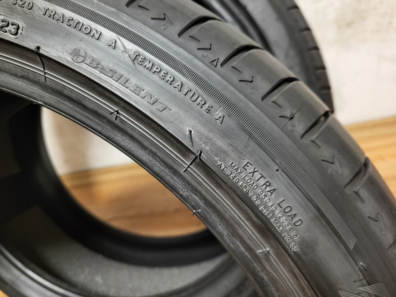 Гуми Летни 285/35R22, снимка 11 - Гуми и джанти - 53405962