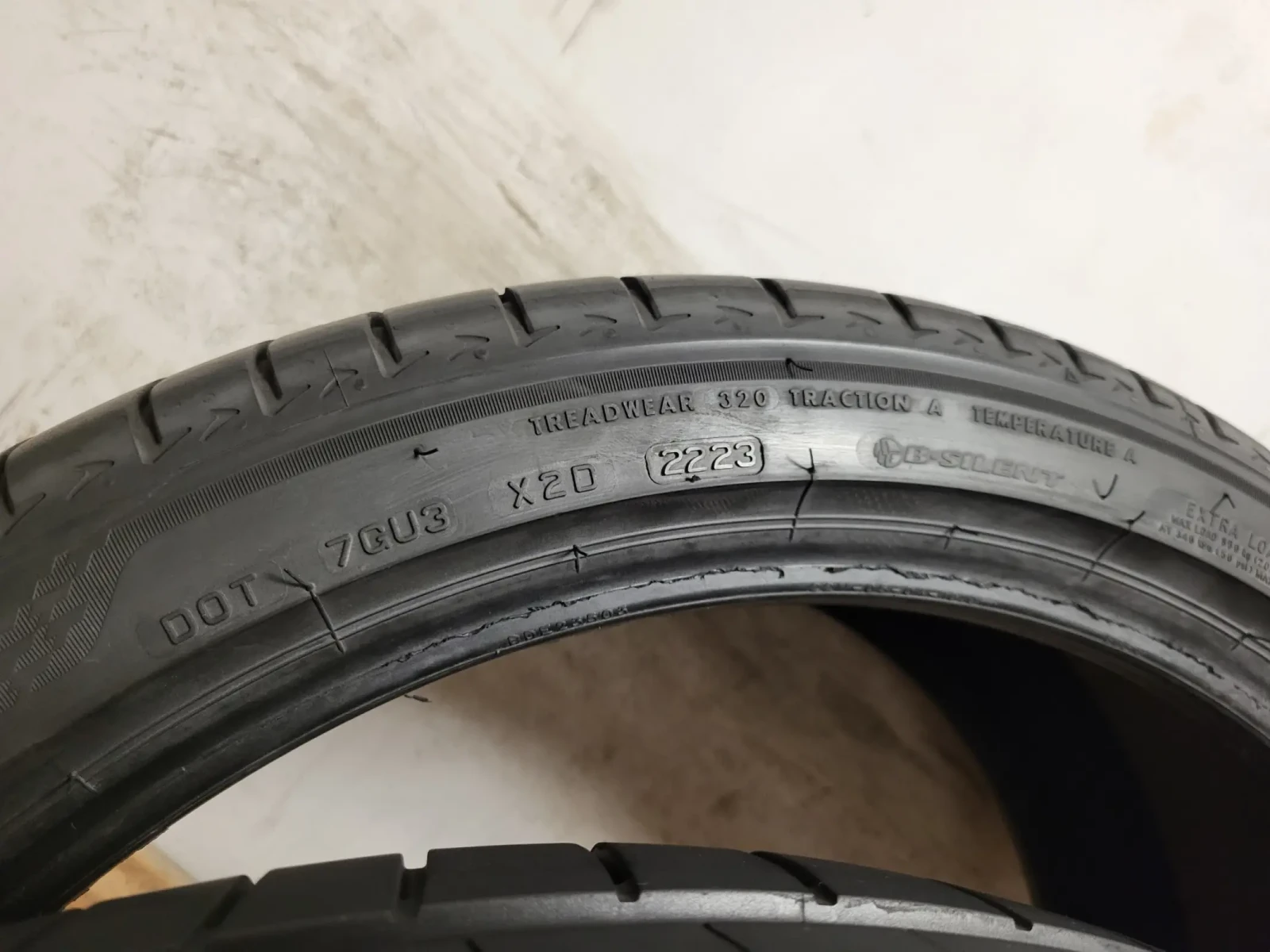 Гуми Летни 285/35R22, снимка 9 - Гуми и джанти - 53405962