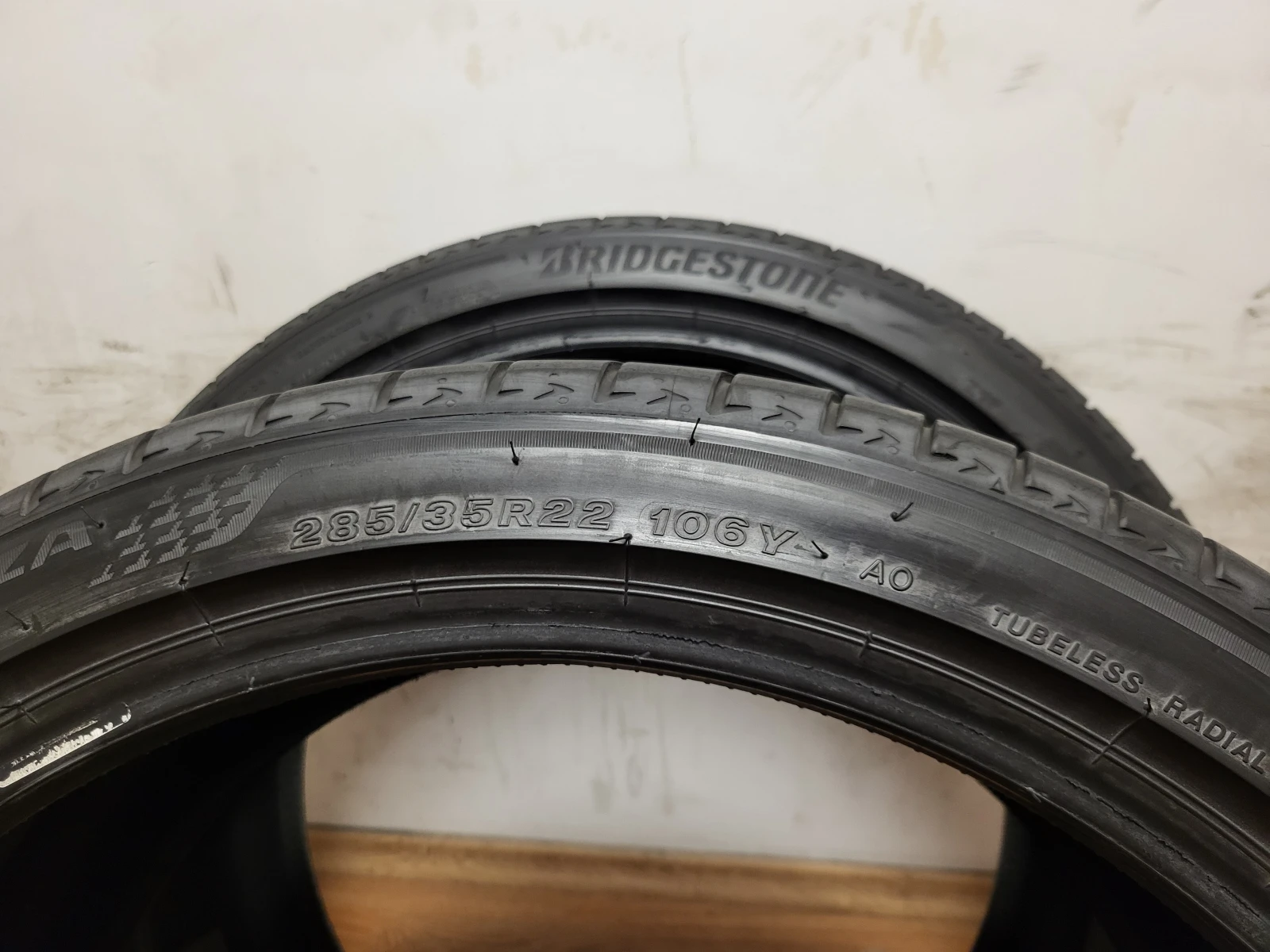Гуми Летни 285/35R22, снимка 7 - Гуми и джанти - 53405962