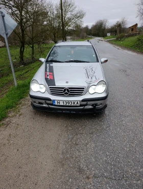 Mercedes-Benz 200, снимка 9