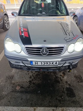 Mercedes-Benz 200, снимка 13