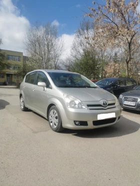 Обява за продажба на Toyota Corolla verso 2.2 D-4D ~4 900 лв. - изображение 9