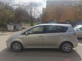 Обява за продажба на Toyota Corolla verso 2.2 D-4D ~4 900 лв. - изображение 5