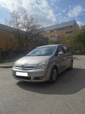 Обява за продажба на Toyota Corolla verso 2.2 D-4D ~4 900 лв. - изображение 4