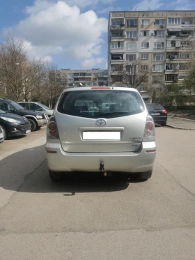 Обява за продажба на Toyota Corolla verso 2.2 D-4D ~4 900 лв. - изображение 1