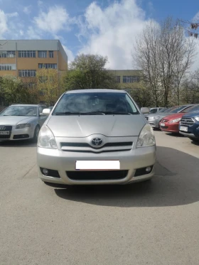 Обява за продажба на Toyota Corolla verso 2.2 D-4D ~4 900 лв. - изображение 1
