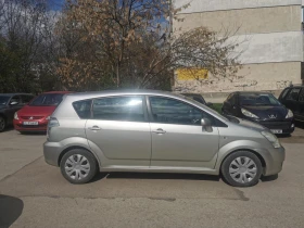 Обява за продажба на Toyota Corolla verso 2.2 D-4D ~4 900 лв. - изображение 8
