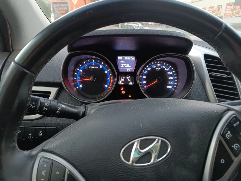 Hyundai I30 1.6GDI . 136кс.АГУ, снимка 10 - Автомобили и джипове - 48369011