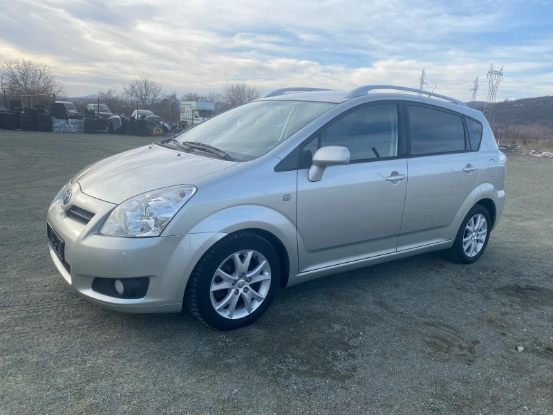 Toyota Corolla verso 2.2 D4D, снимка 3 - Автомобили и джипове - 49004430