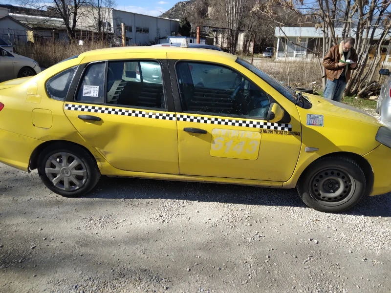 Renault Symbol 12, снимка 1 - Автомобили и джипове - 49568357