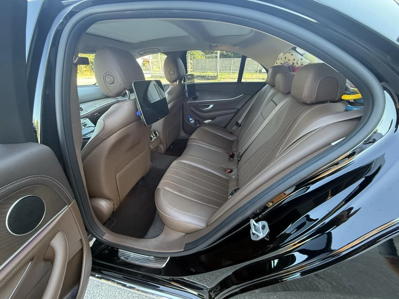 Mercedes-Benz E 220, снимка 11 - Автомобили и джипове - 52417220