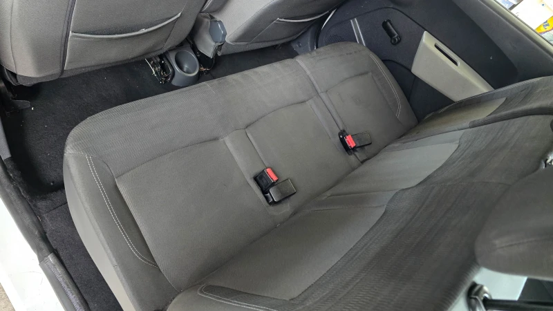 Dacia Lodgy 1.6i* 2017г, снимка 12 - Автомобили и джипове - 51857340