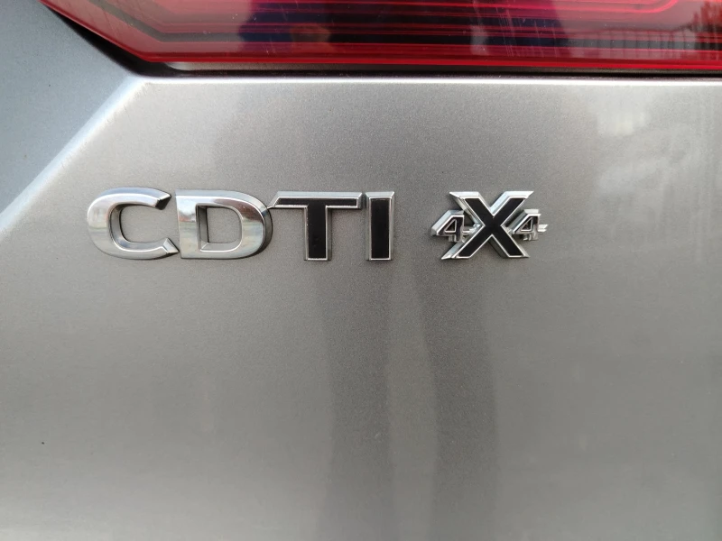 Opel Insignia 2.0-163 к.с / COSMO / 4X4 / АВТОМАТИК / ЕВРО6, снимка 16 - Автомобили и джипове - 52393906