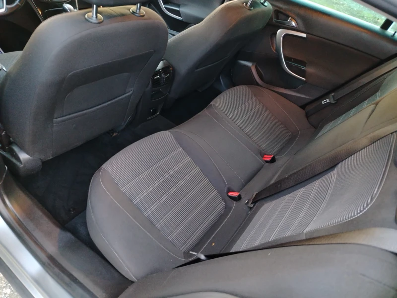 Opel Insignia 2.0-163 к.с / COSMO / 4X4 / АВТОМАТИК / ЕВРО6, снимка 13 - Автомобили и джипове - 52393906