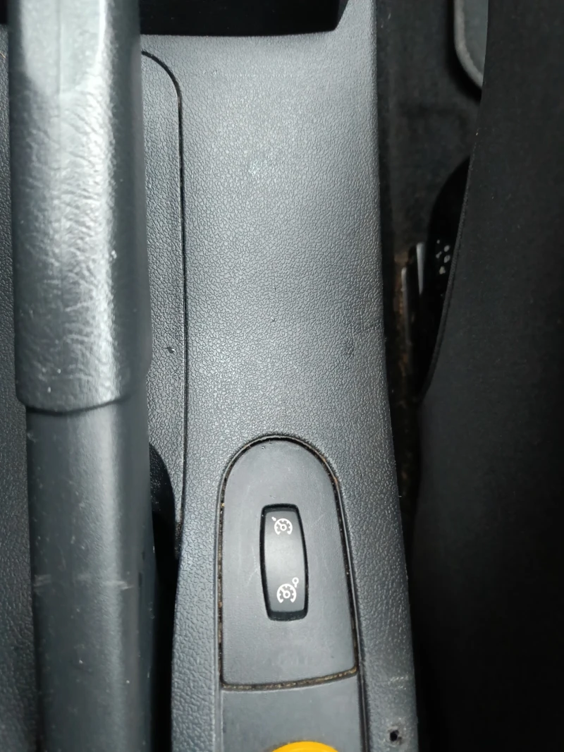 Renault Clio 1.5 dci, снимка 10 - Автомобили и джипове - 52895736