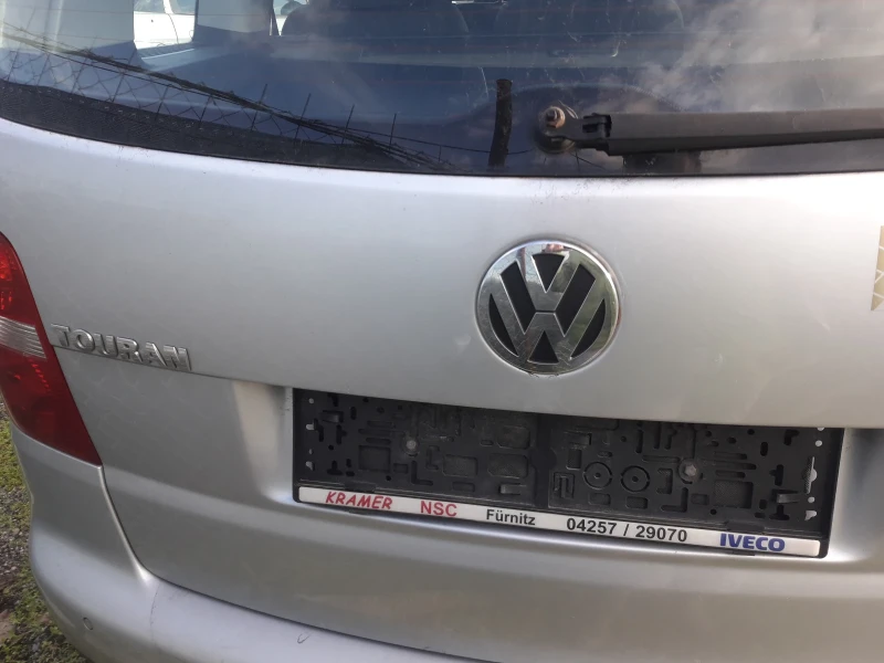 VW Touran, снимка 9 - Автомобили и джипове - 53203497