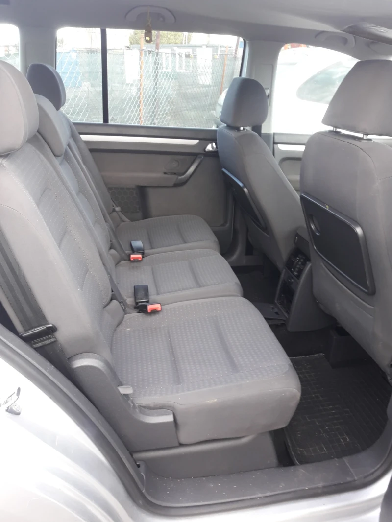 VW Touran, снимка 4 - Автомобили и джипове - 53203497