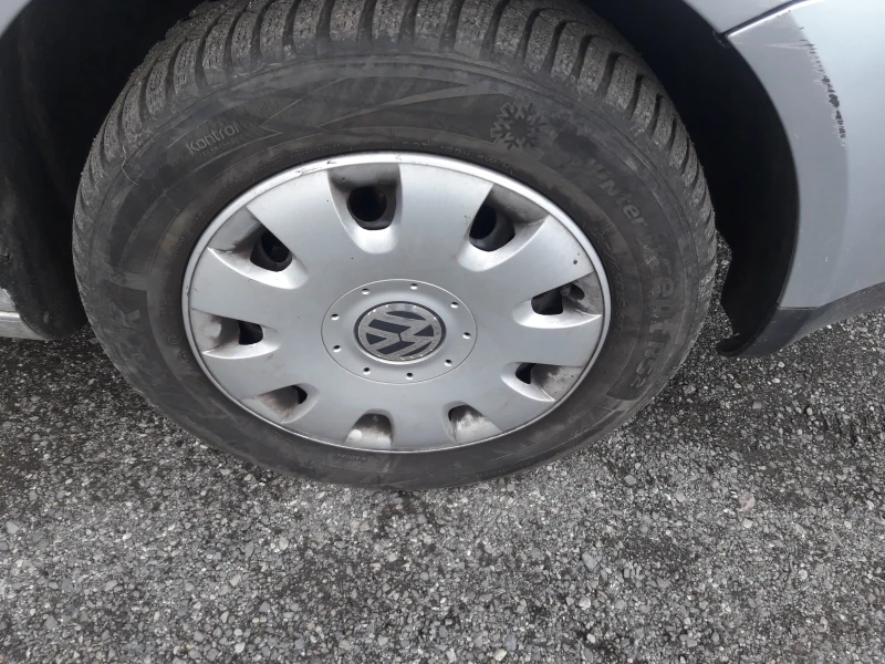 VW Touran, снимка 10 - Автомобили и джипове - 53203497