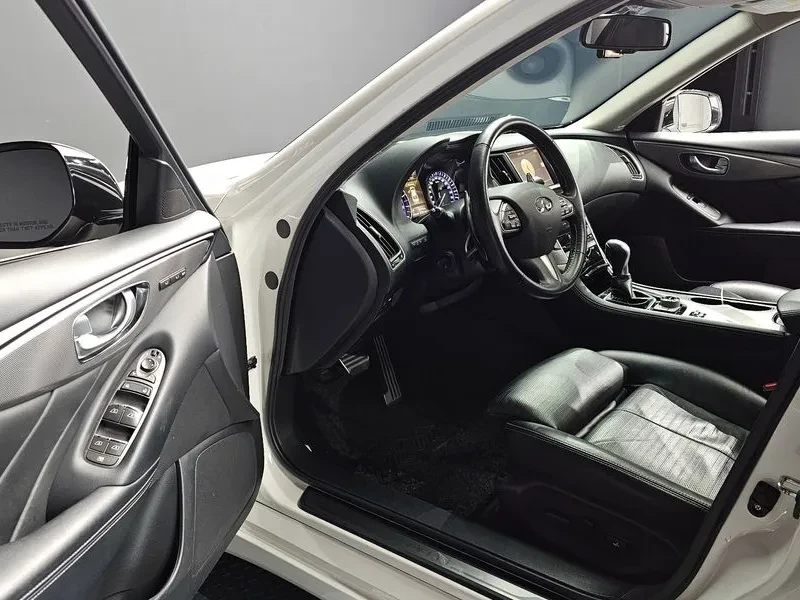 Infiniti Q50 3.5 HYBRID ESSENCE, снимка 10 - Автомобили и джипове - 54864115