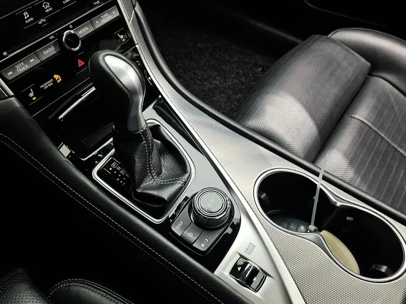 Infiniti Q50 3.5 HYBRID ESSENCE, снимка 9 - Автомобили и джипове - 54864115