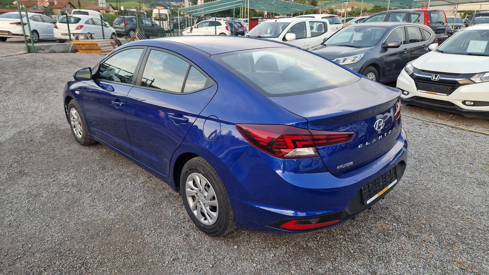 Hyundai Elantra 1.6i ГАЗ.ИНЖ. - изображение 4